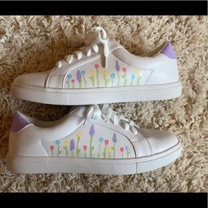 Dainty Floral hand painted sneaker